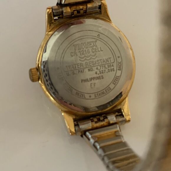Timex Indiglo Gold Watch - Picture 5 of 5